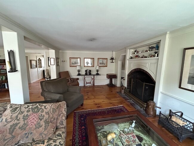 Building Photo - 266 N Haverhill Rd