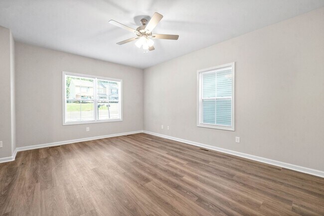 Building Photo - Beautiful 3 Bedroom Home For Rent Near Downtown Clarksville!