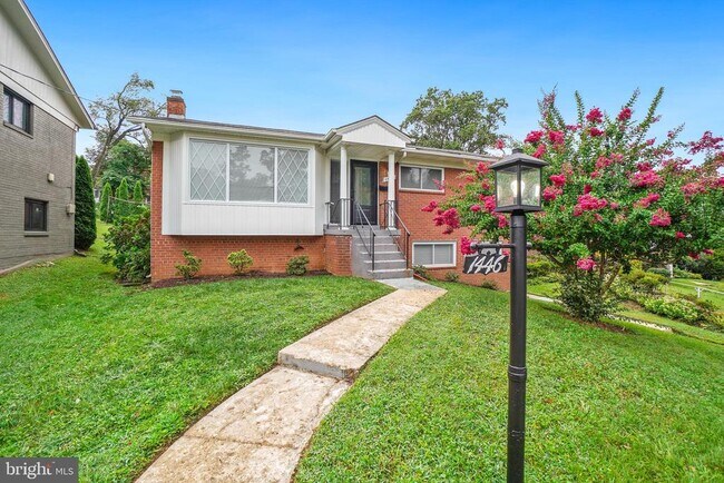 Primary Photo - 1446 Roxanna Rd NW