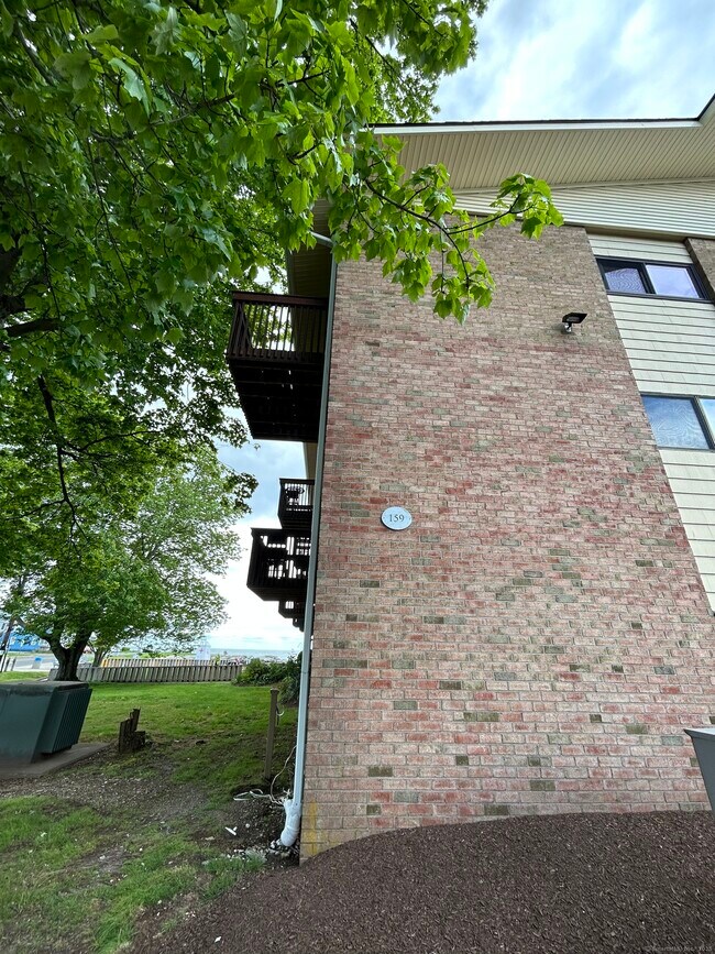 Building Photo - 159 Kings Hwy