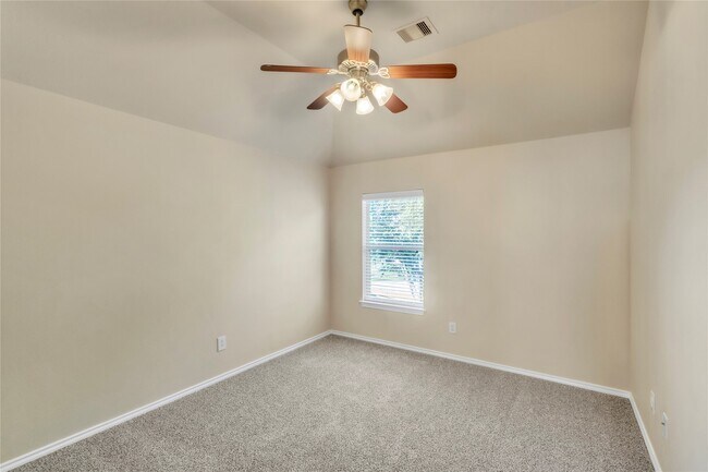 Building Photo - 2803 Lakecrest Way Dr
