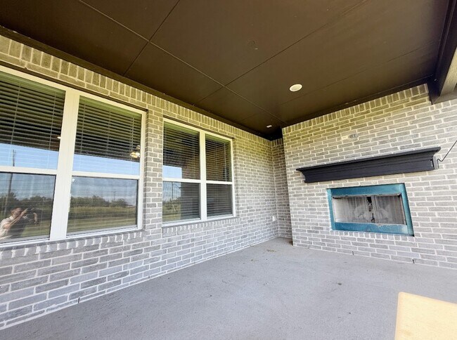 Building Photo - 104 Cottonwood Ct