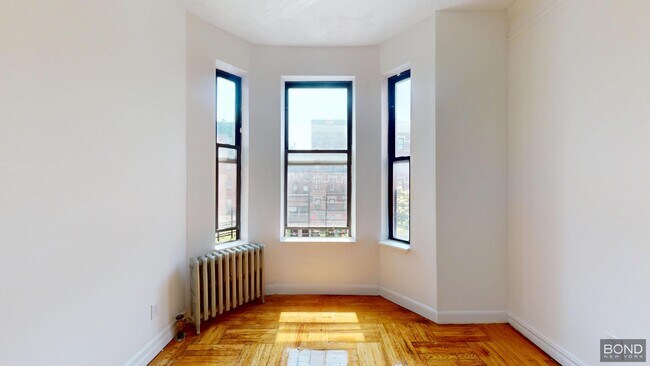 Building Photo - 17 W 125th St