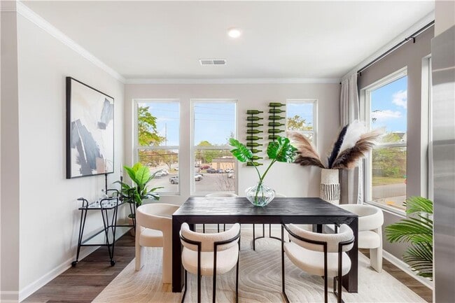 Building Photo - 3642 S Fulton Ave