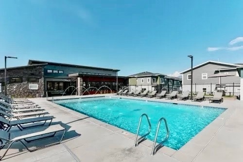 pool w/ hottub - 3783 W Soft Whisper Way