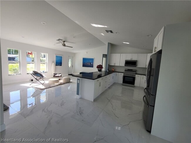 Building Photo - 3063 Morning Glory Dr