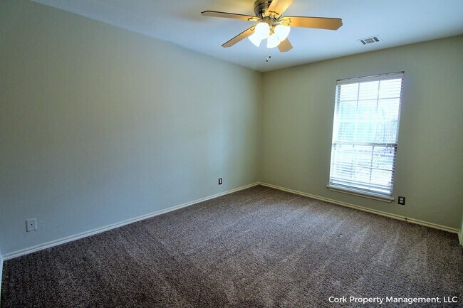 Building Photo - 2808 Stonebrook Rd