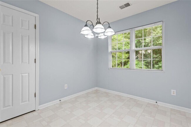 Building Photo - 2510 Fort Daniels Dr NE