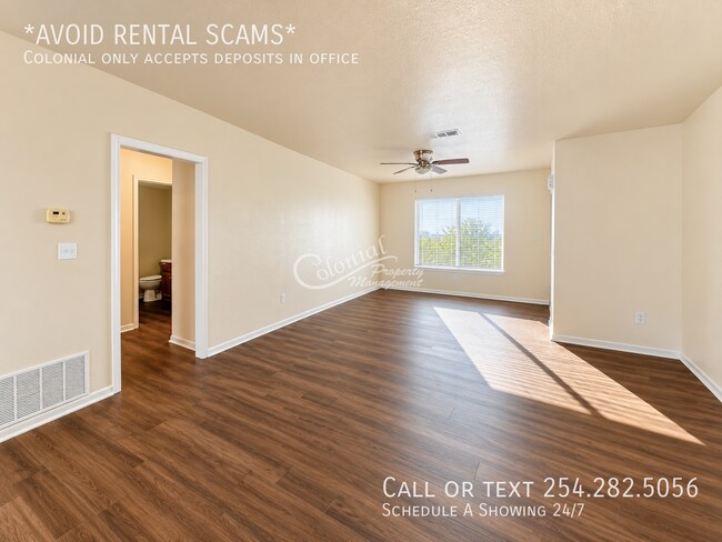 Building Photo - 405 S Amy Ln