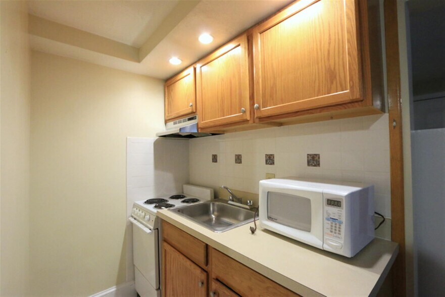 Building Photo - 12 Mount Auburn St