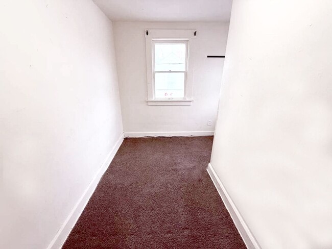 Building Photo - 3-BED, 1 BATH BEAUTIFUL SINGLE- FAMILY HOME IN MAPLE HEIGHTS!