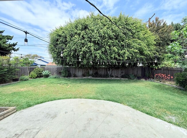Building Photo - 6921 E Mantova St