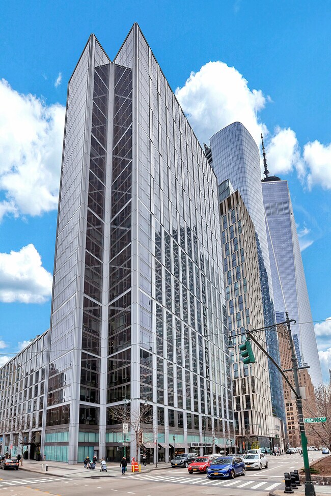 Building Photo - 200 Chambers St