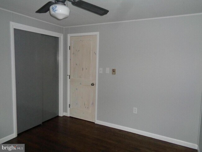 Building Photo - 2404 Ketchum Ave