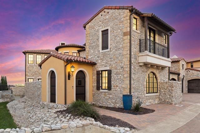 Building Photo - 28 Comillas Dr