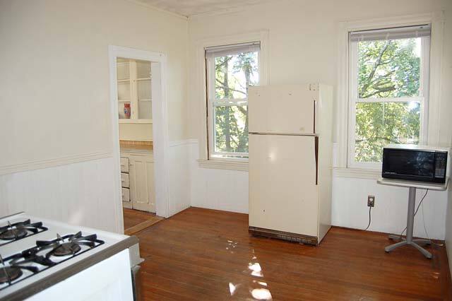 Building Photo - 65 Carrington Ave