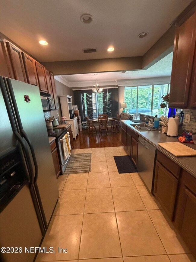Building Photo - 11175 Castlemain Cir W