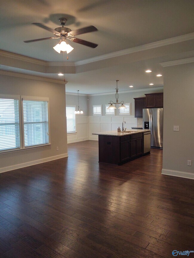 Building Photo - 105 Twin Springs Dr