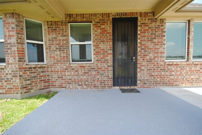 Building Photo - 8834 Arch Rock Dr