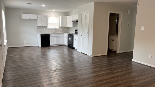 Building Photo - 312 De Haven St