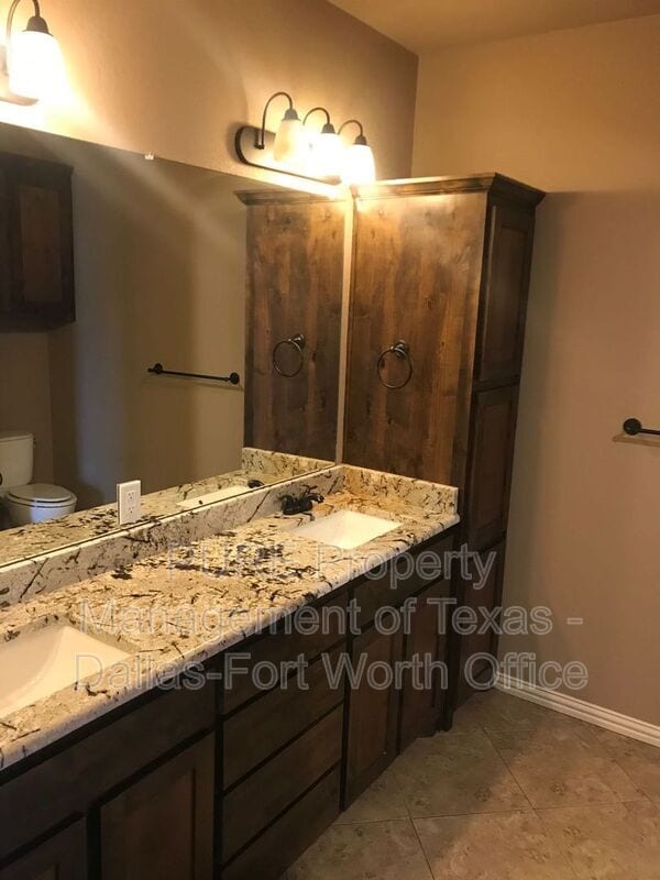 Building Photo - 3003 Enchanted Rd