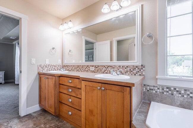 Building Photo - Stunningly Upgraded 4-Bedroom Home in Prime Eagle Location