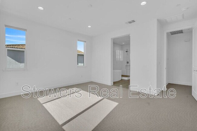 Building Photo - 176 Raven Cir