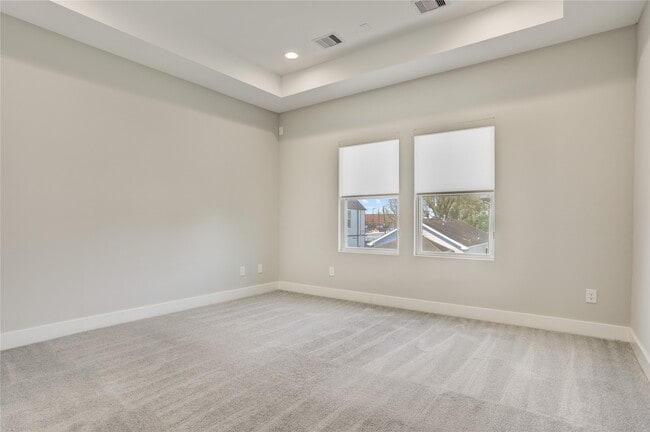 Building Photo - 2413 Chapman St