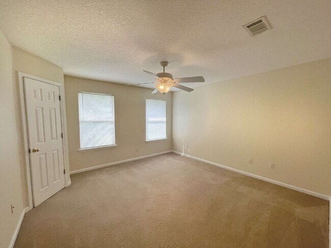 Building Photo - The Gables 2BR | 2.5BA Townhome!