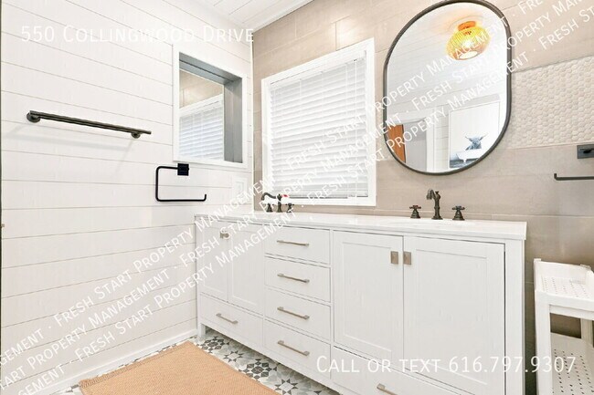 Building Photo - 550 Collingwood Dr