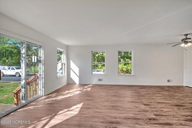 Building Photo - 1 Esplanade Way