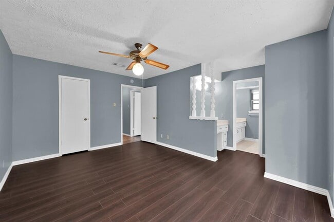 Building Photo - 27110 Jimmy Ln
