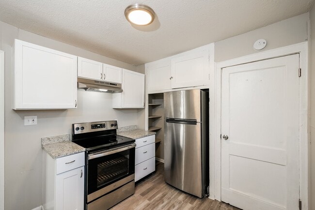 Building Photo - 3772 N Parker Ave