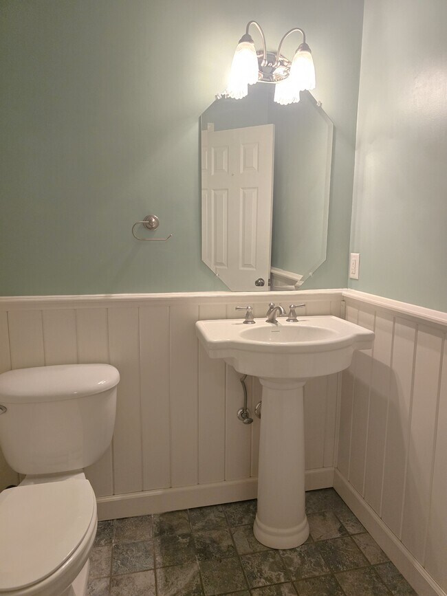 Building Photo - 932-p932 Windmill Pkwy