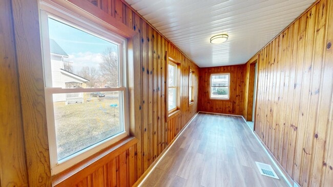 Building Photo - Cudell / West Boulevard Area - 3 bedroom/1...