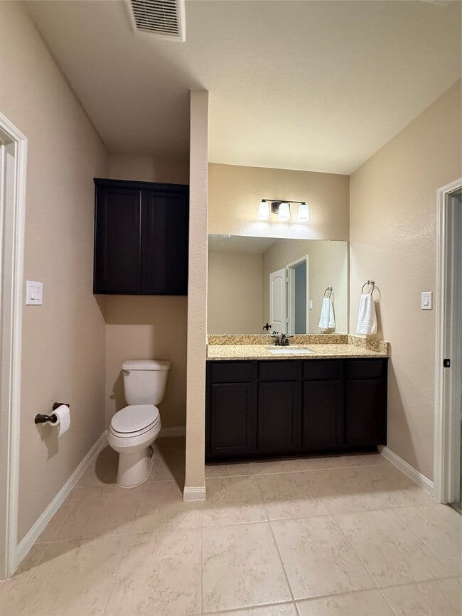 Building Photo - 8985 Oval Glass St