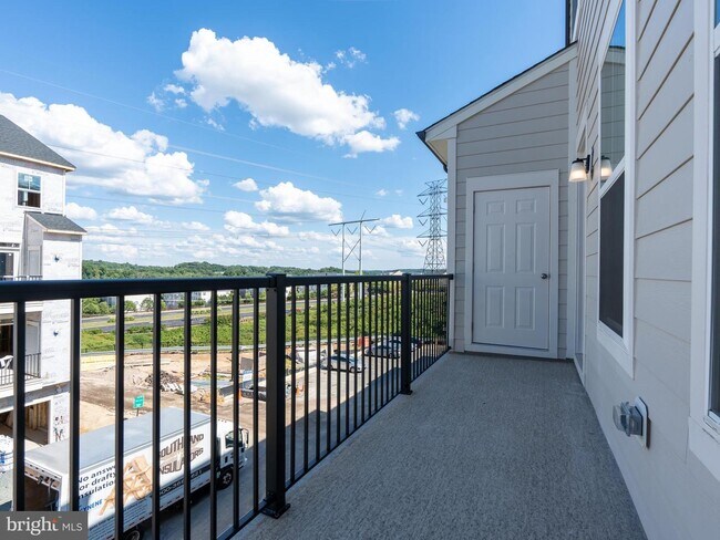 Building Photo - 14965 River Walk Way