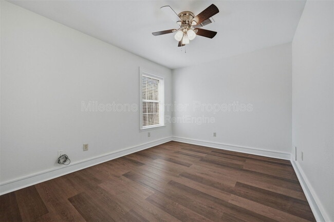 Building Photo - 3118 Normandy Dr