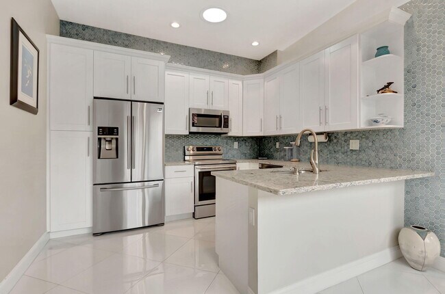 Building Photo - 23164 Via Stel