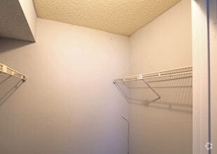 Interior Photo - Brandon Oaks