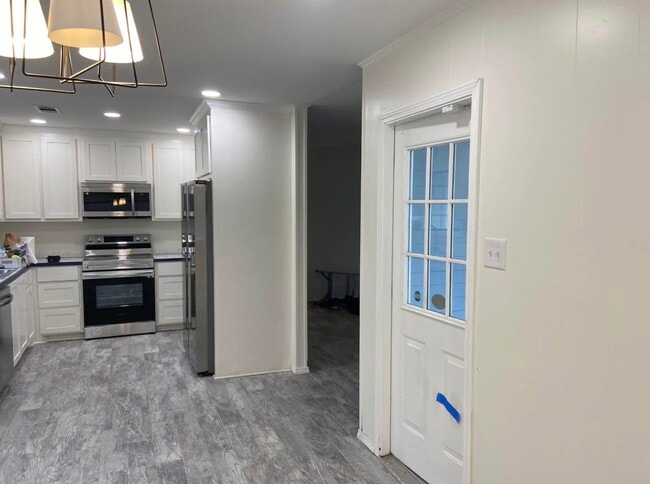 Building Photo - Tidwell Rd