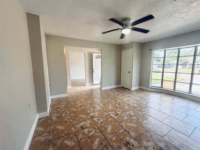 Building Photo - 12211 Wessex Dr