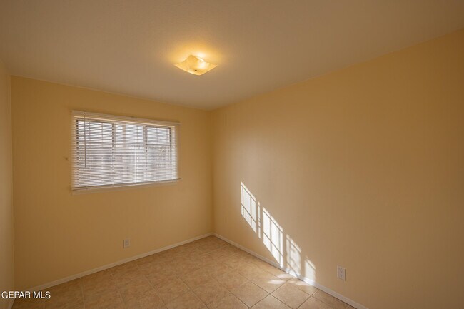 Building Photo - 3913 Titanic Ave