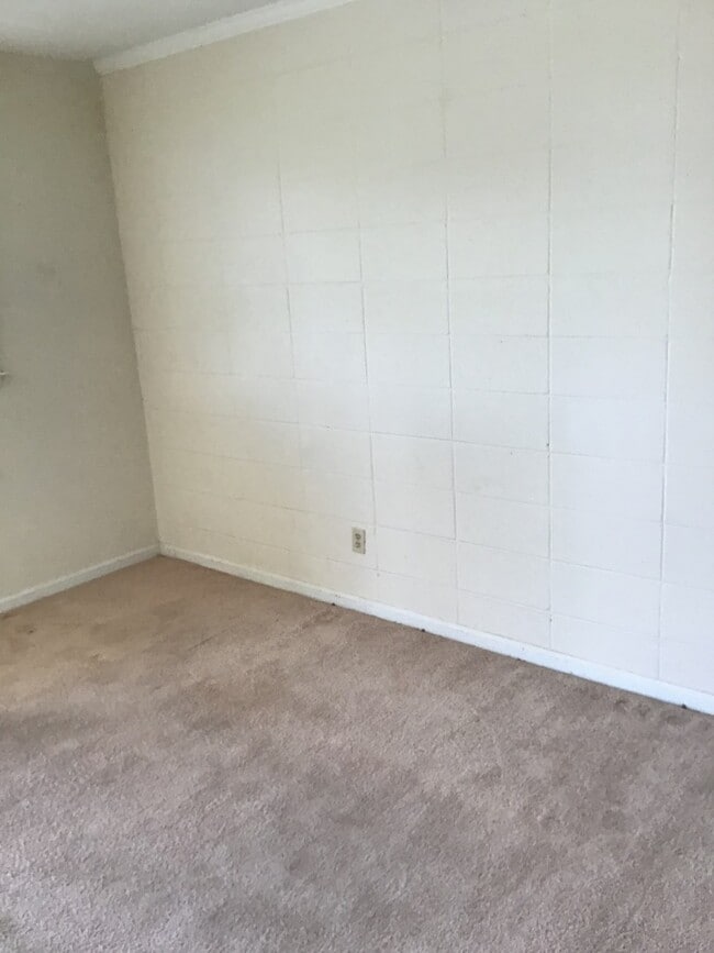 Building Photo - 1 Bedroom/1 Bath Apt in North Columbus