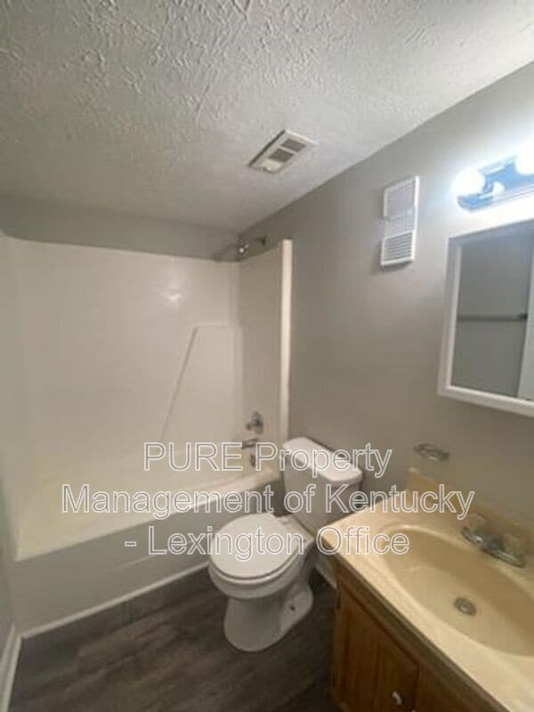 Building Photo - 301 Christy Allyn Ct