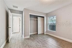Building Photo - 2205 Quincy St S