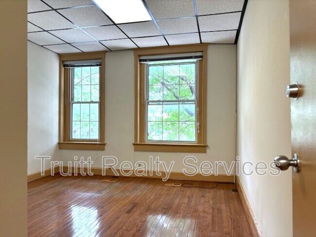 Building Photo - 1319 Pennsylvania Ave. SE