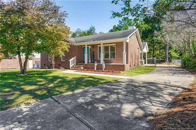 Building Photo - 184 E 12 Oaks Rd