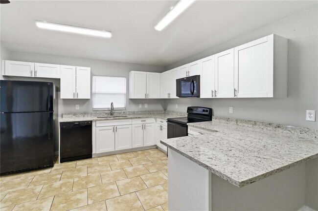 Building Photo - 6336 Florida Cir W