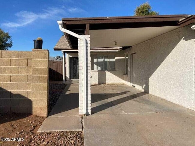 Building Photo - 1454 S Doran